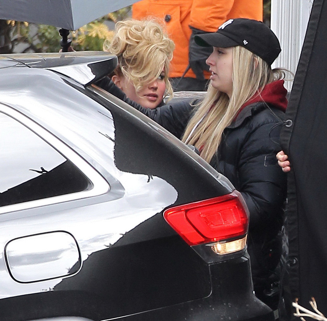 Jennifer lawrence montre un énorme décolleté en bas du chemisier sur le plateau de 'untitled david o. rus
 #75236514