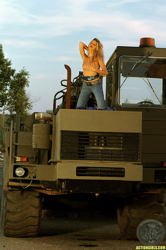 Babe im Freien
 #70939684