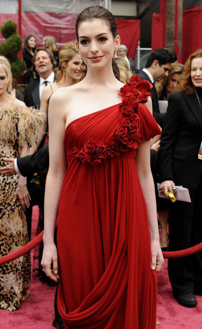 Anne Hathaway dans une jolie robe transparente.
 #75414331
