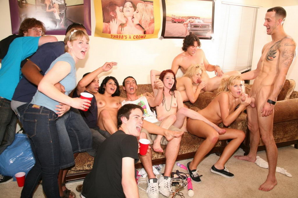 Wild party turns into an orgy
 #71339977