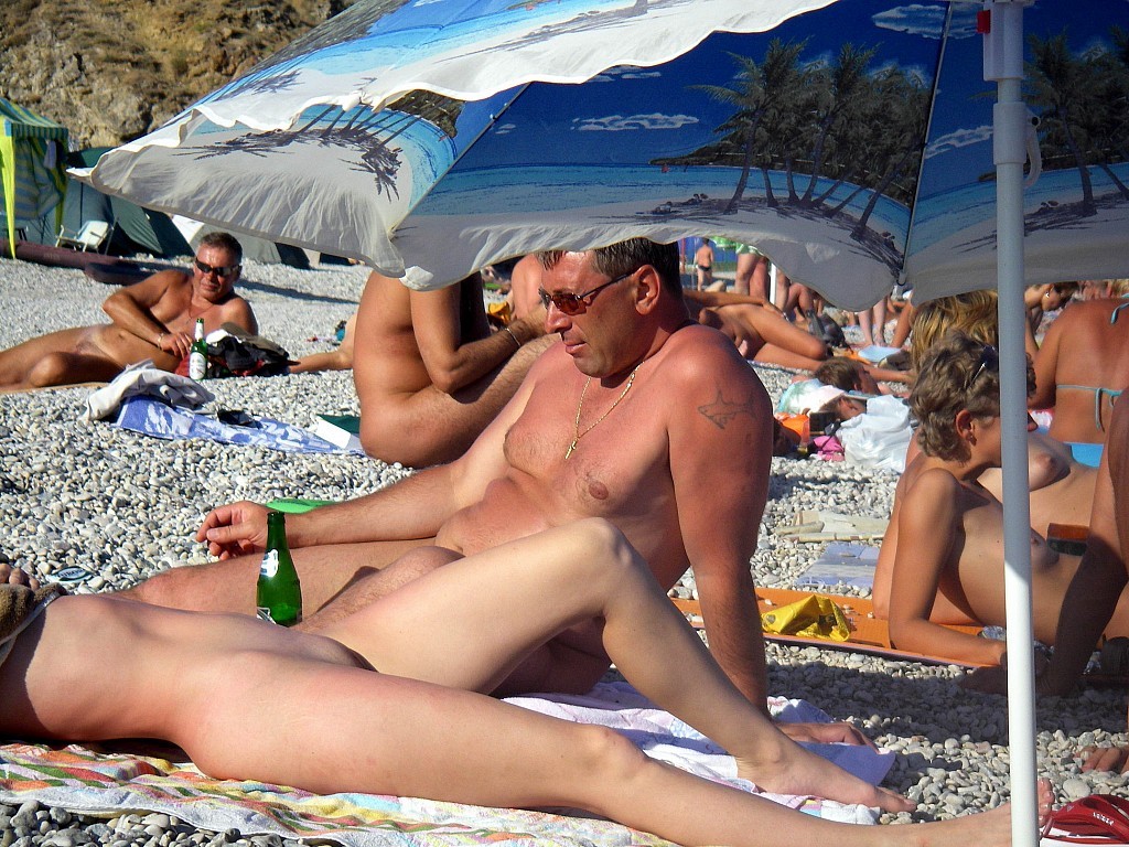 Foto calde amatoriali della spiaggia nuda
 #67310483