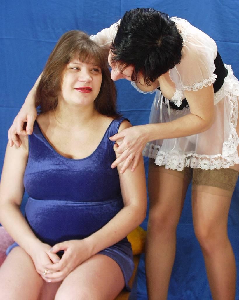 Pupa incinta arrapata si fa leccare il seno da una ragazza lesbica
 #76581901