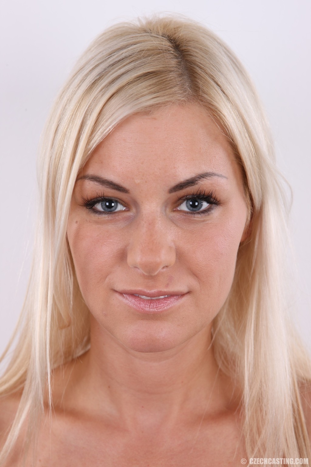 Belle blonde en séance de casting
 #67193596