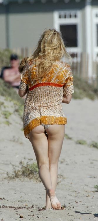 Kate Hudson perky ass in thongs and nude boobs #75372970