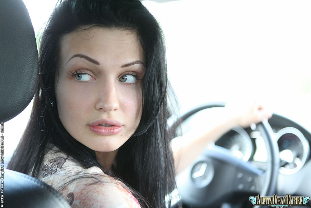 Alguna vez te has preguntado cómo se las gasta una verdadera estrella del porno no dudes en entrar, entonces
 #78610087