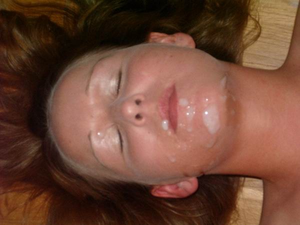 Milf caliente kelli y sus tetas alegres desnuda y dando su maridito una mamada de fumar
 #75888046