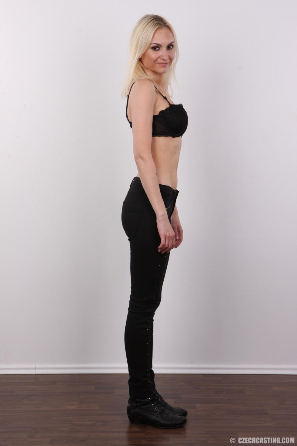 Milf amateur natural posa desnuda
 #67277568