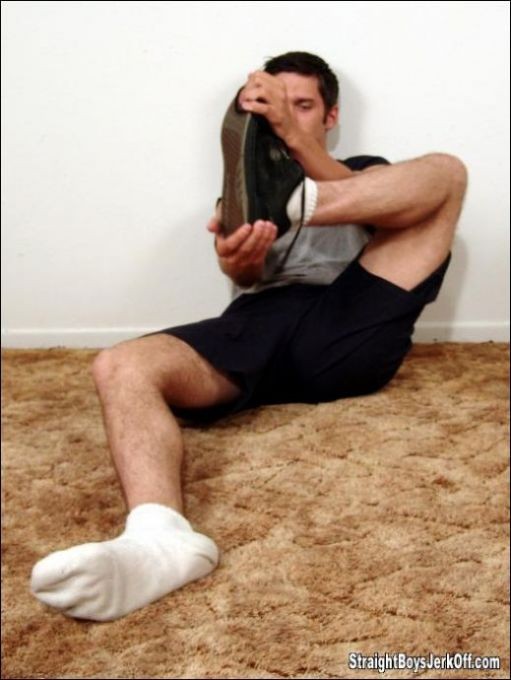 優しい学生が彼の家でエロティックないたずらをする
 #76996870