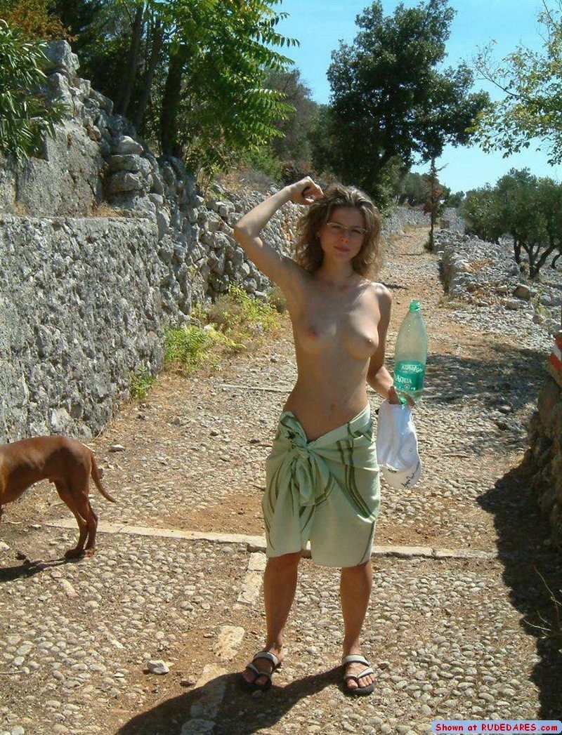 Nudismo en lugares públicos
 #67494195