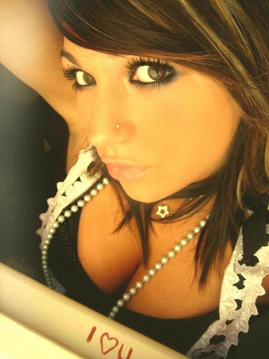 セクシーな自撮りのエモちゃん
 #68330682