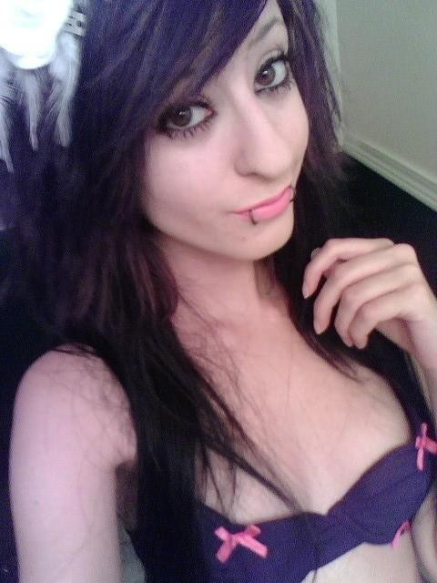 セクシーな自撮りのエモちゃん
 #68330698