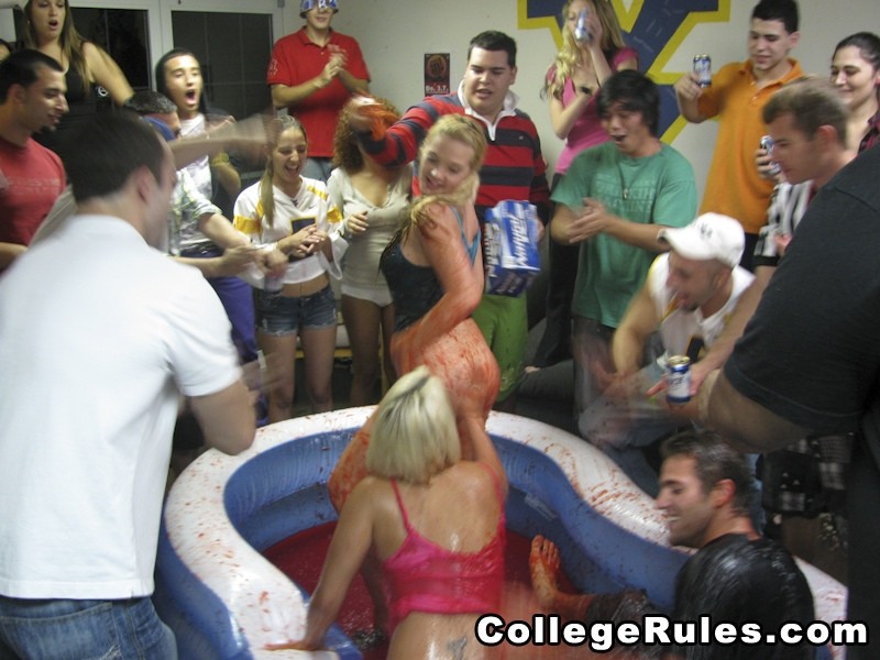Drunk college girl gives her man a non-stop blowjob #74494977