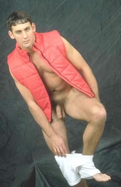 Chico amateur sexy posando
 #77010503