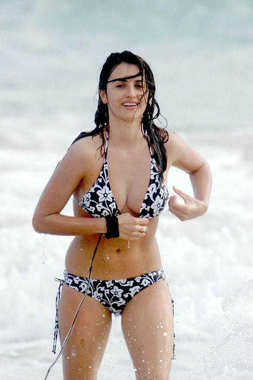 Penelope Cruz showing her nice big tits on beach #75406760