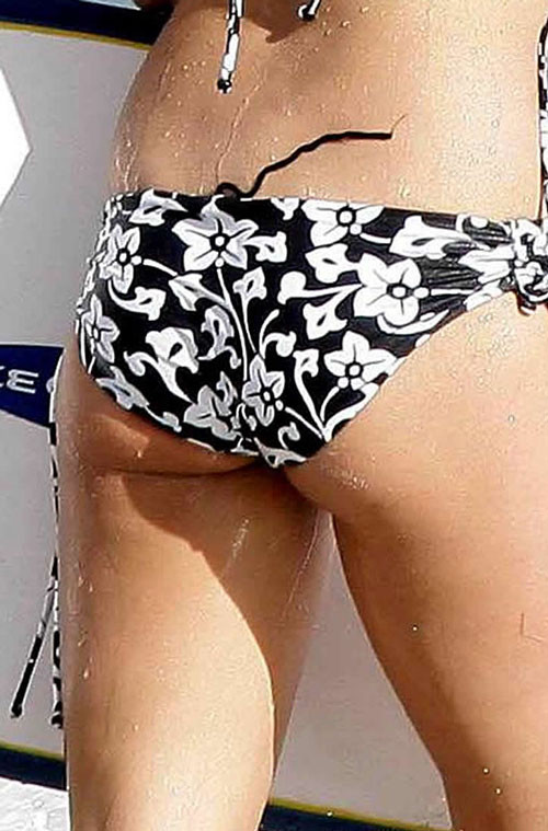 Penelope Cruz showing her nice big tits on beach #75406795