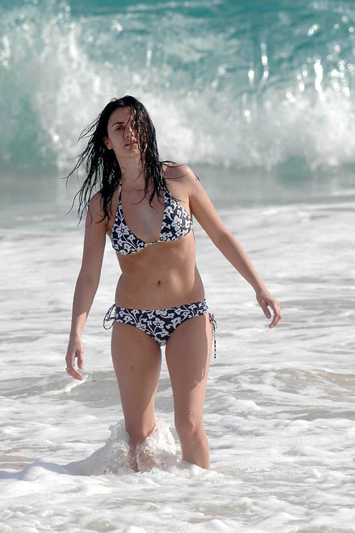 Penelope Cruz showing her nice big tits on beach #75406797
