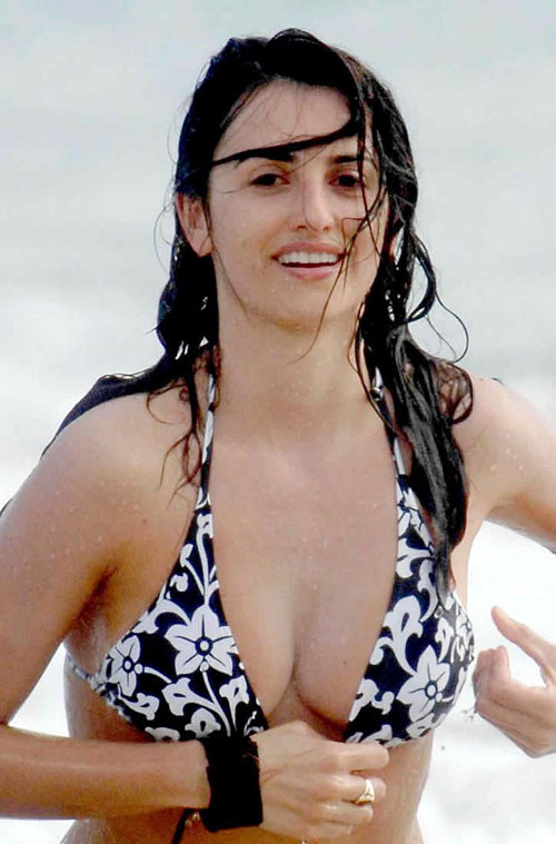 Penelope Cruz showing her nice big tits on beach #75406803