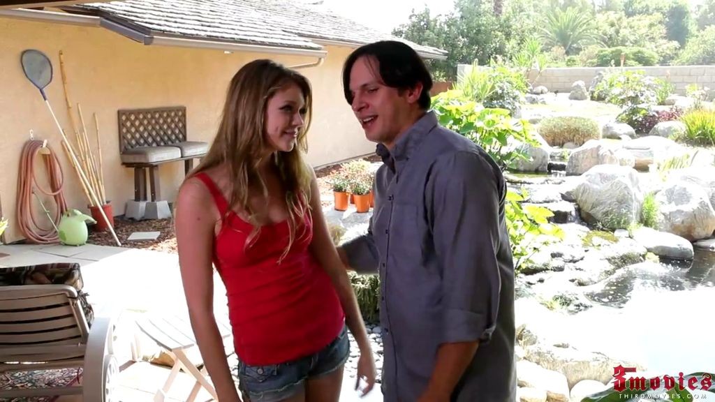 Pequeño joven jessie andrews golpeado en su coño
 #78742870