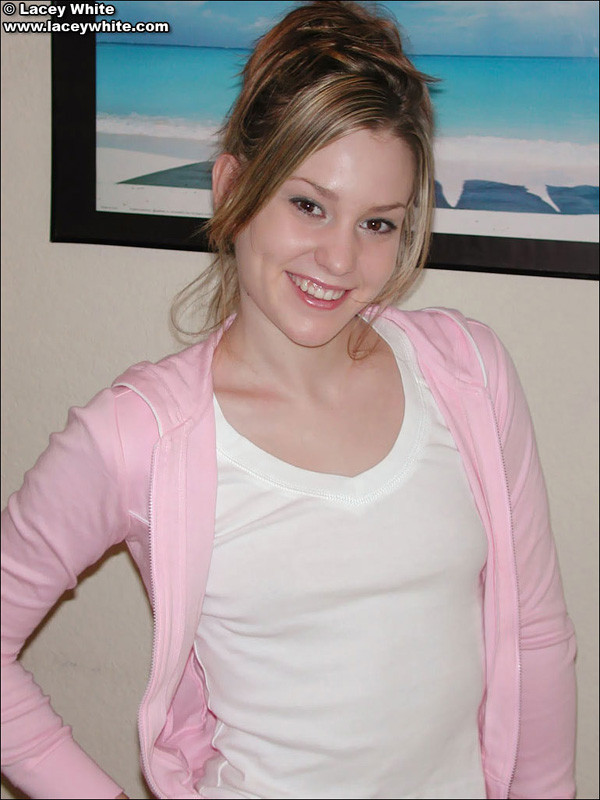 Teen Lacey ist hübsch in rosa
 #67733067