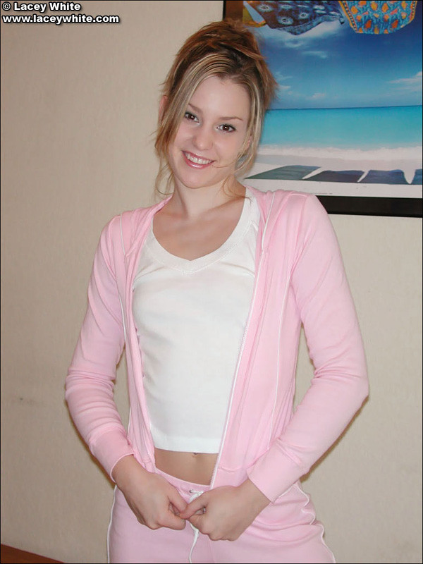 Teen Lacey ist hübsch in rosa
 #67733090