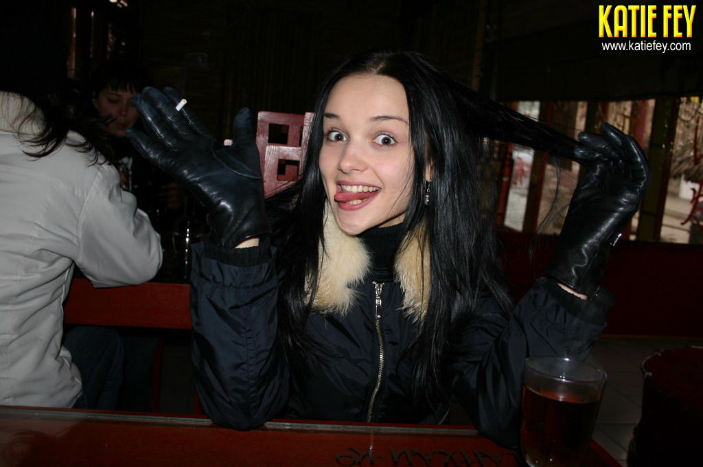 Un día de fiesta de una modelo joven tetona
 #74938909