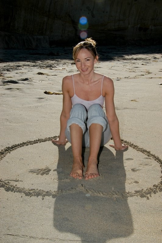 Sexy Teenager posiert am Strand
 #72323162