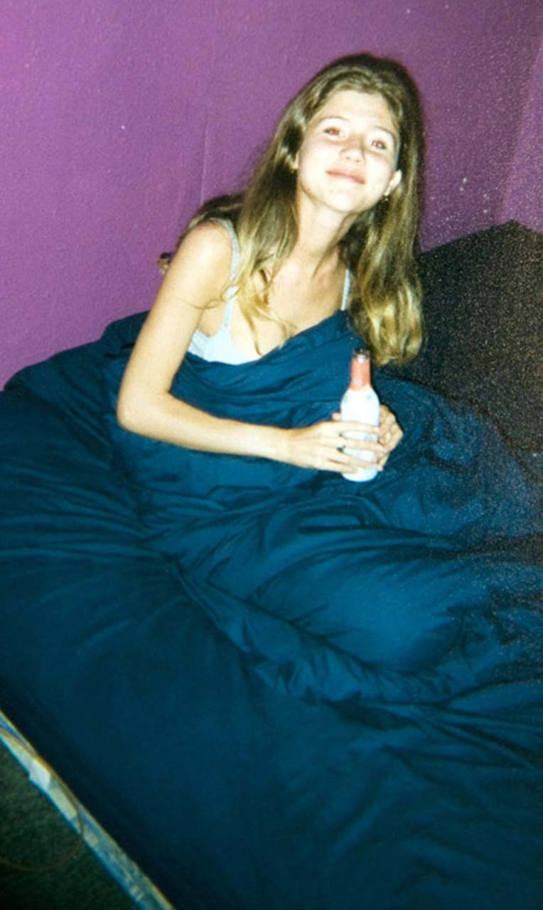 L'espionne russe Anna Chapman expose ses beaux seins sur des photos personnelles.
 #75322217