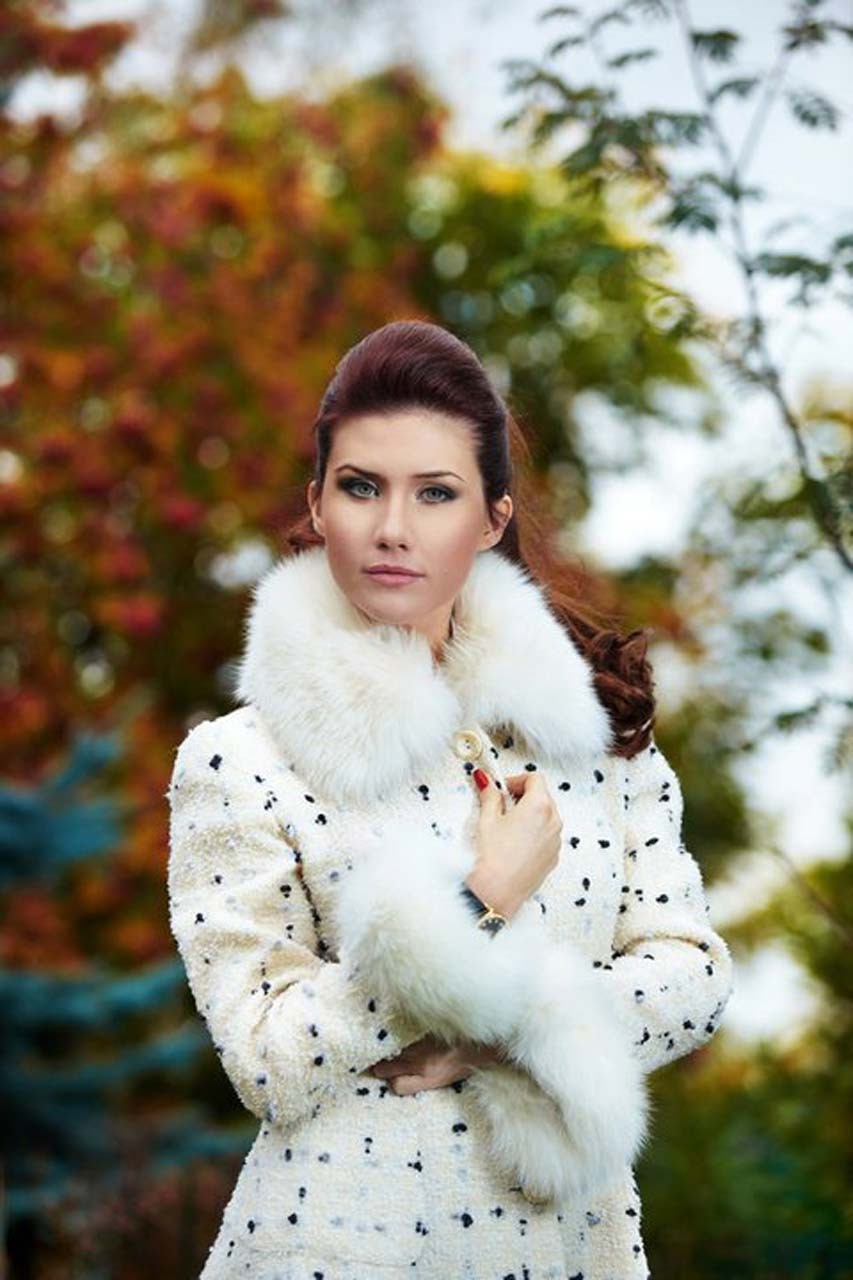 L'espionne russe Anna Chapman expose ses beaux seins sur des photos personnelles.
 #75322234