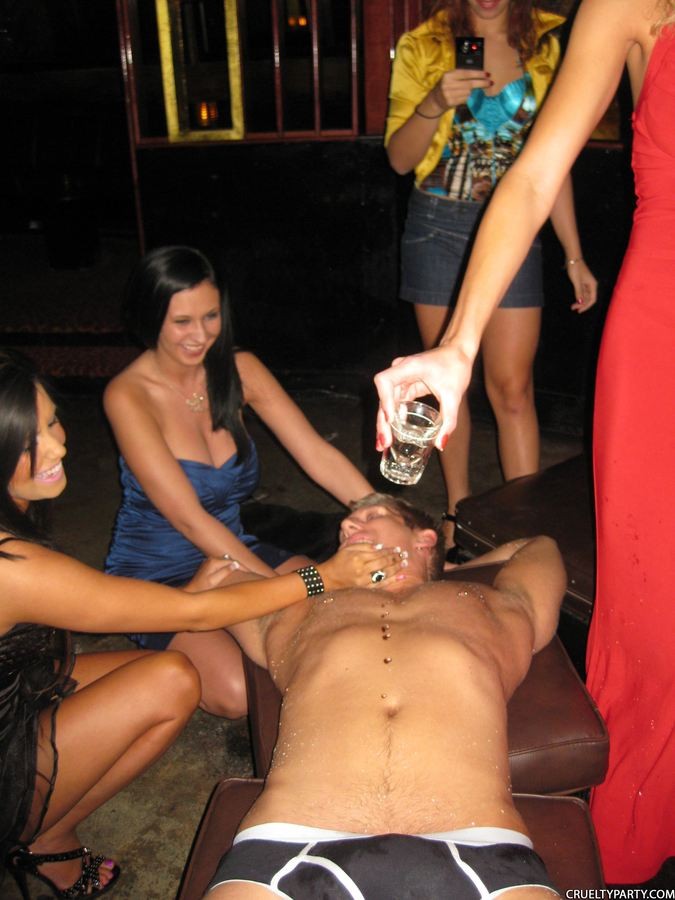 Ashdon james se folla a su stripper masculino en un club
 #77378378