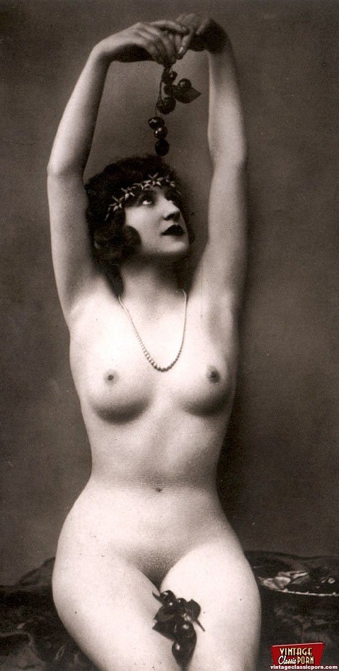 Several ladies from the twenties showing the goods #78461576