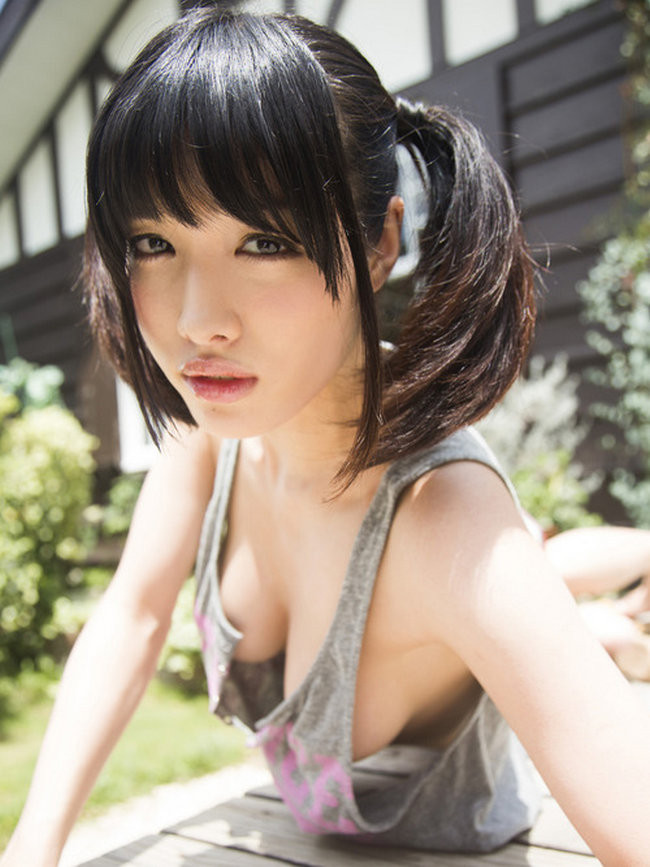 巨乳の日本の女の子が裸になる
 #67202453