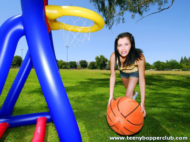 Pierced teen slides her pierced snatch over a strange dong #74331515