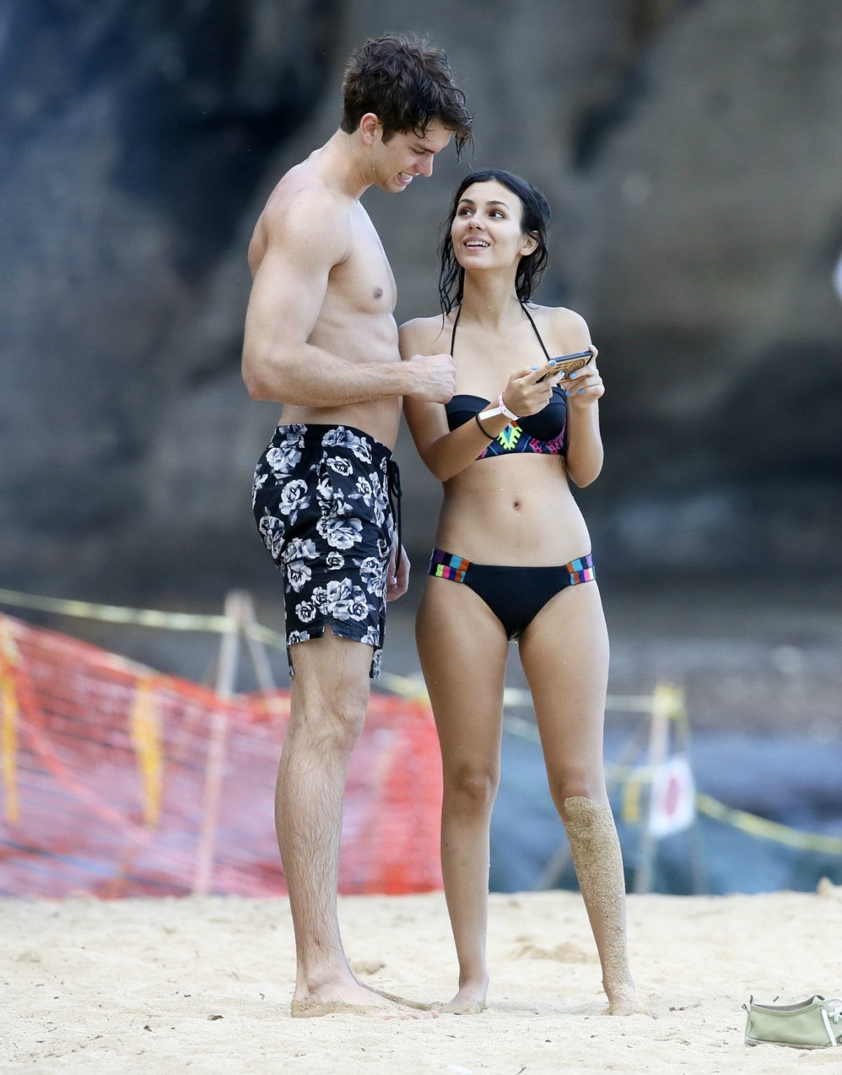 Victoria justice mostrando su perfecto cuerpo en bikini en oahu
 #75153511