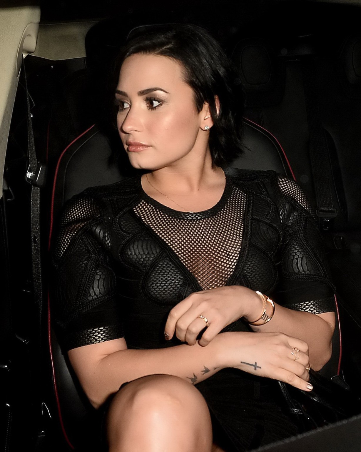 Demi Lovato upskirt flashing her pussy while arriving at The Ivy restaurant in L