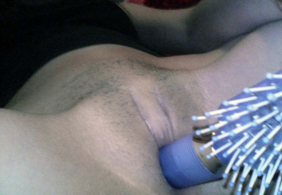 Su coño calvo necesita un juguete
 #75659869