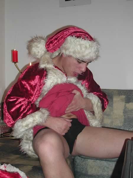 リビングルームで裸になるサンタ
 #77009638