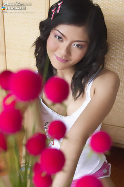 Asiatische hottie zeigt ihre Muschi
 #70028357