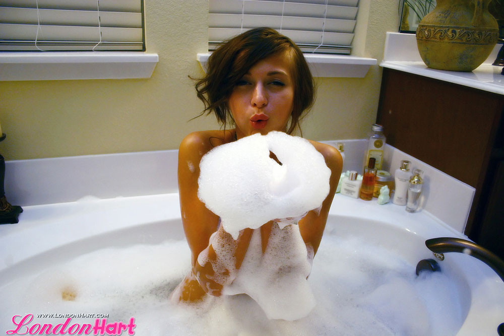 London Hart playing in her bathtub #74814243