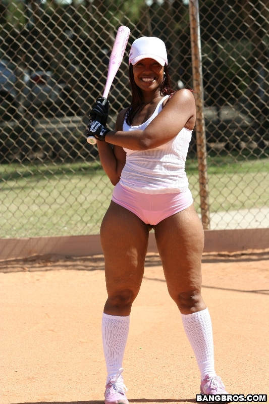 Ebony cheroke voluptous ass bouncing on the field
 #70637072
