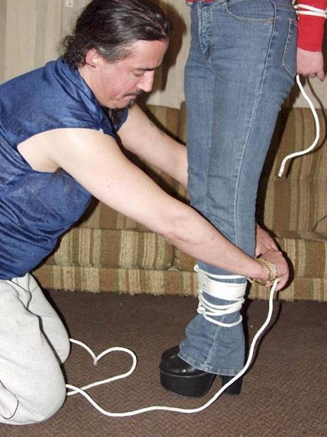 Esclavo puta es castigado
 #72234772