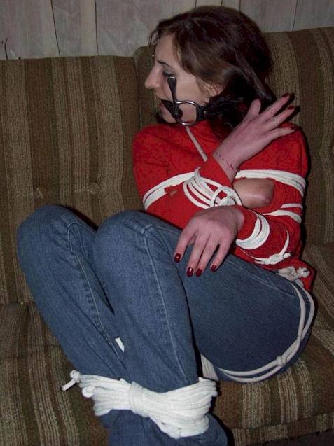 Esclavo puta es castigado
 #72234854