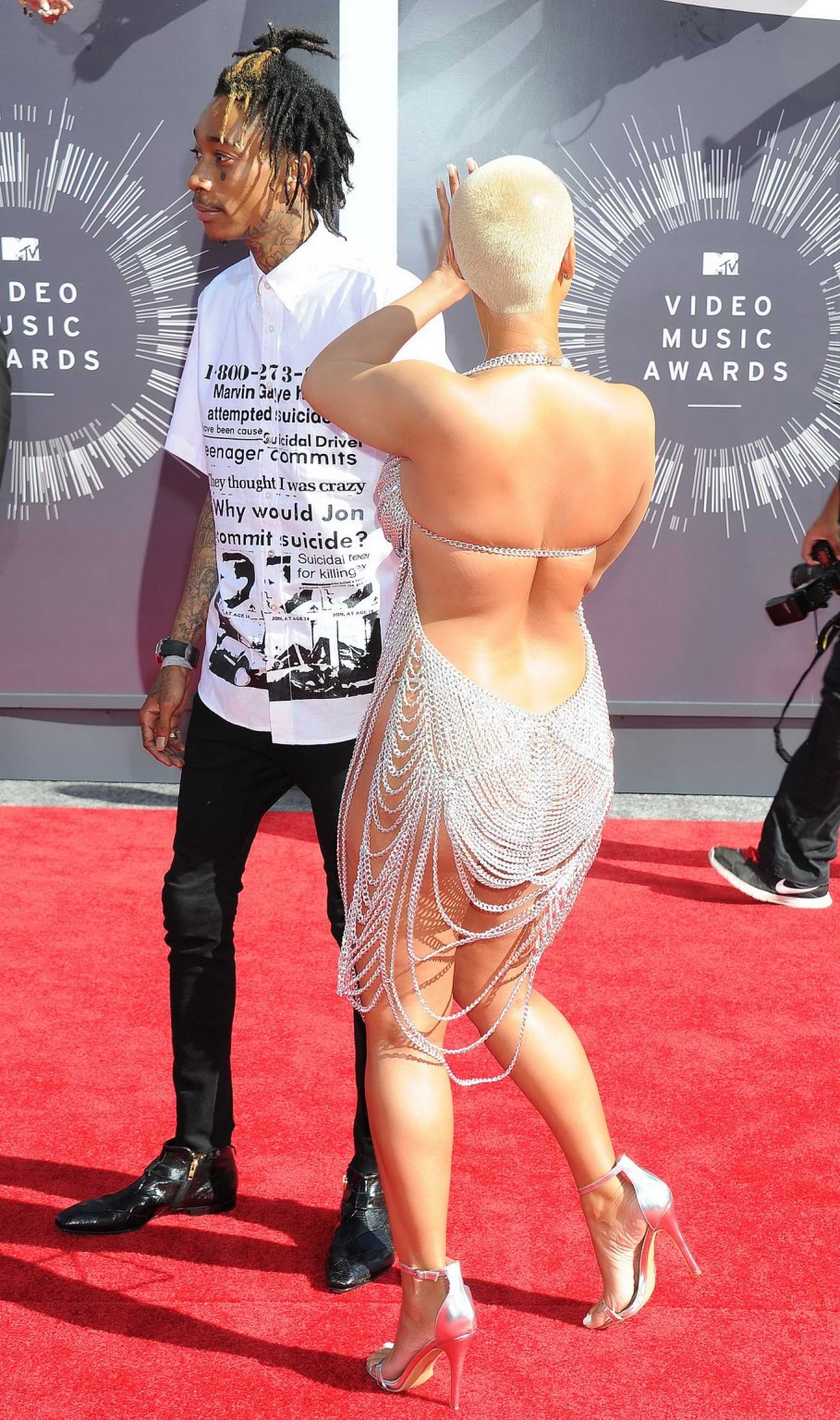 La curvilínea Amber Rose con un vestido de cadenas y un tanga en los mtv video music awards 2014 a
 #75187478