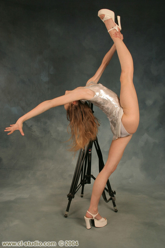 Very flexible teen gymnast spreading panties wide #78681900