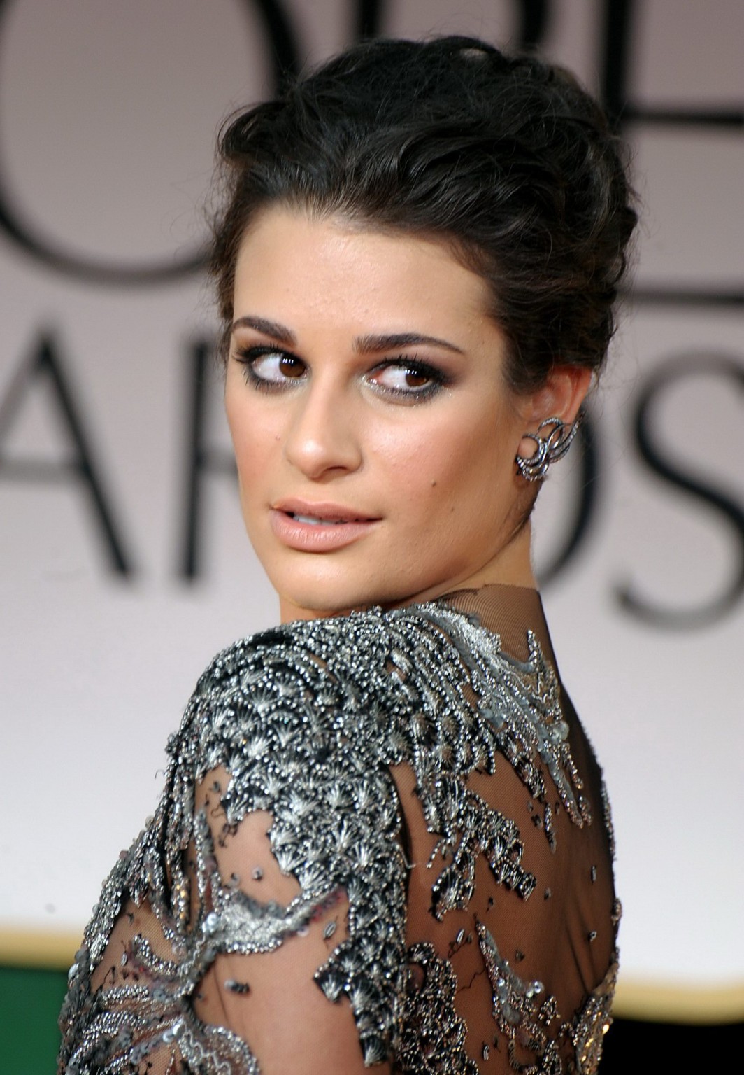 Lea michele con vestido de encaje transparente en los globos de oro 2012
 #75276381