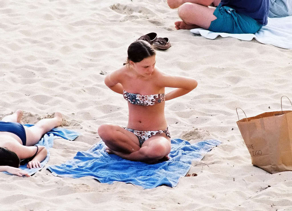 Natalie Portman exposing her nice tits on beach and posing in bikini paparazzi p #75367808