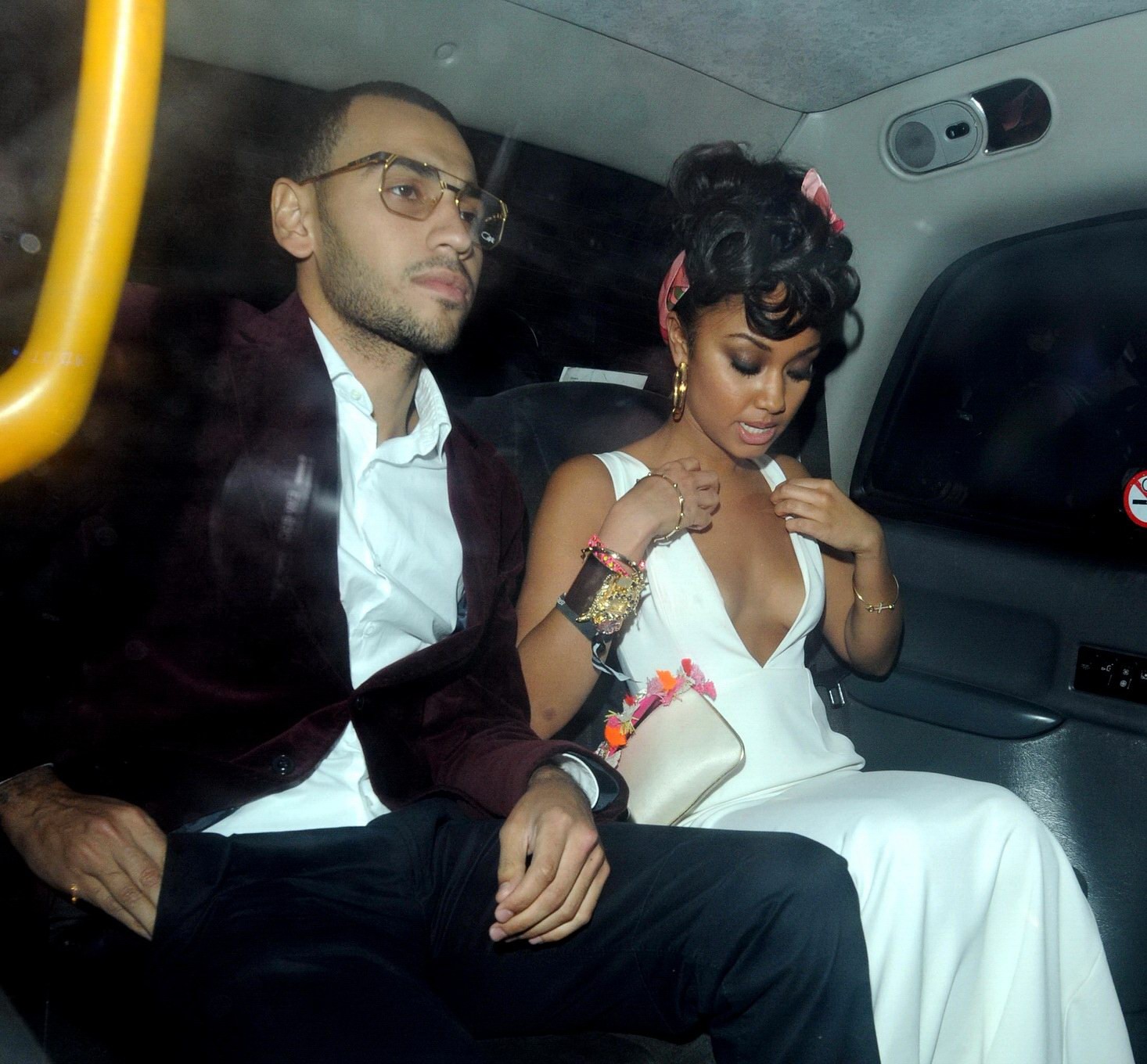 Leigh-anne pinnock sin sujetador con un vestido blanco muy abierto en los brit awar 2013
 #75239923