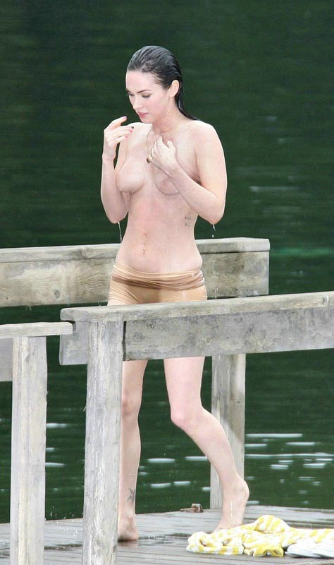 Celebrity Megan Fox exposed boobs after swimming #75402261