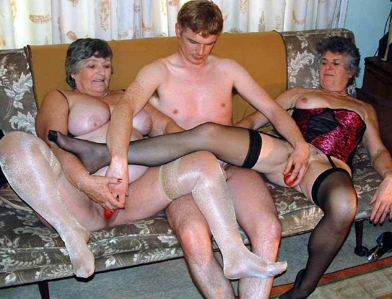 Viejas abuelas amateurs posando y en acción #67335637