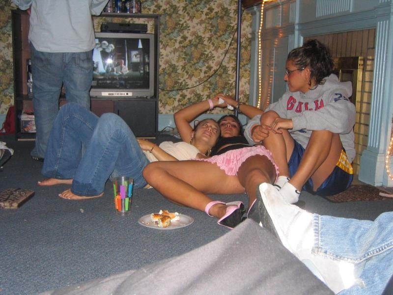 Drunk Amateur College Girls Party Fuck Suck And Go Wild And Crazy #68401991