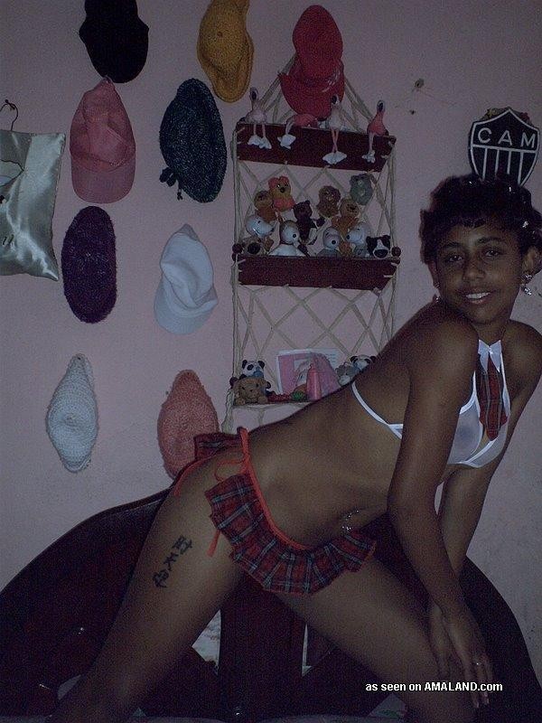Sleazy amateur horny ebony teen in her skanky poses #73322240